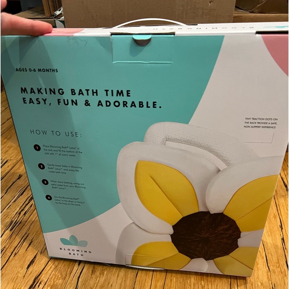 Blooming Bath Lotus - Picture 3 of 3